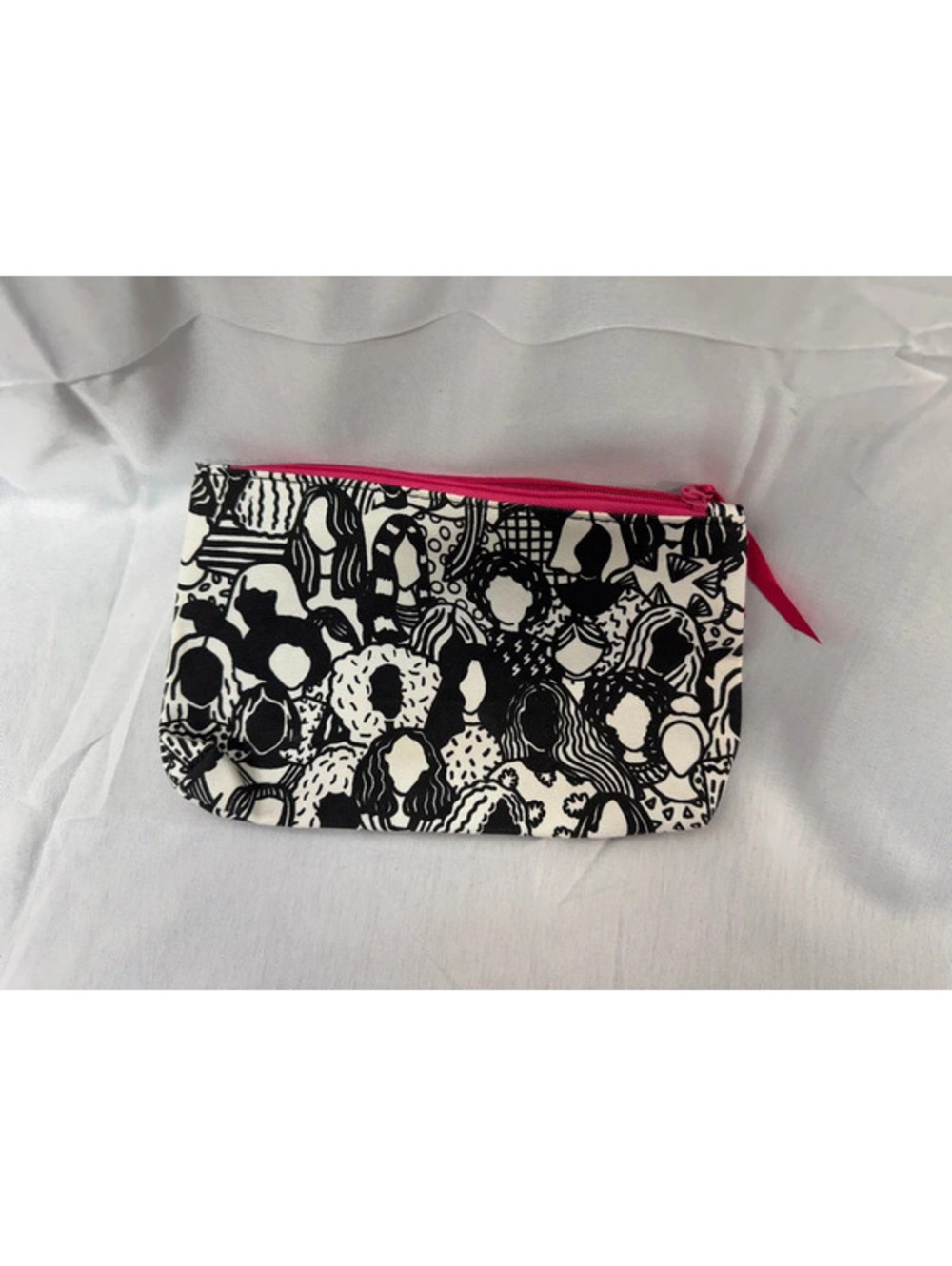 Ispy makeup bag